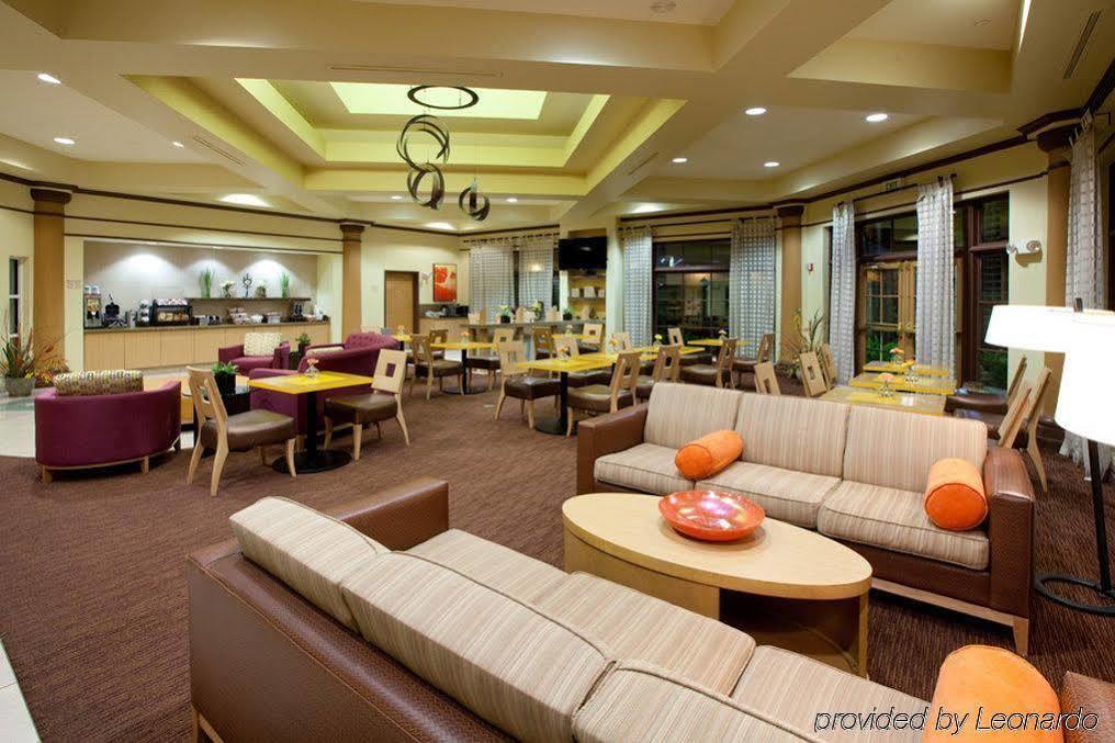 Отель La Quinta By Wyndham Alexandria Airport Экстерьер фото